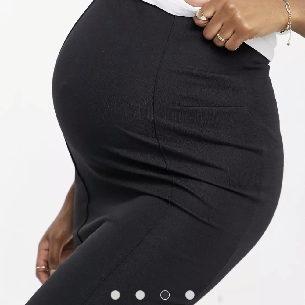 **NWOT***FITTED MATERNITY PENCIL SKIRT***
